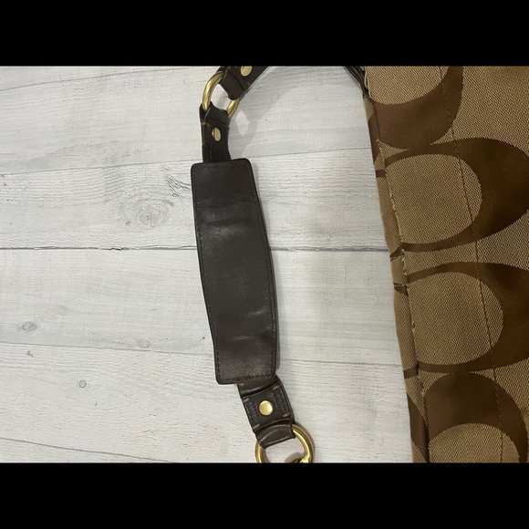 Beautiful Coach Hobo Purse - Picture 8 of 16